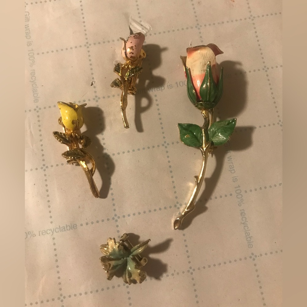 Vintage Gold Enamel Flower Brooch Pin 50s 60s
